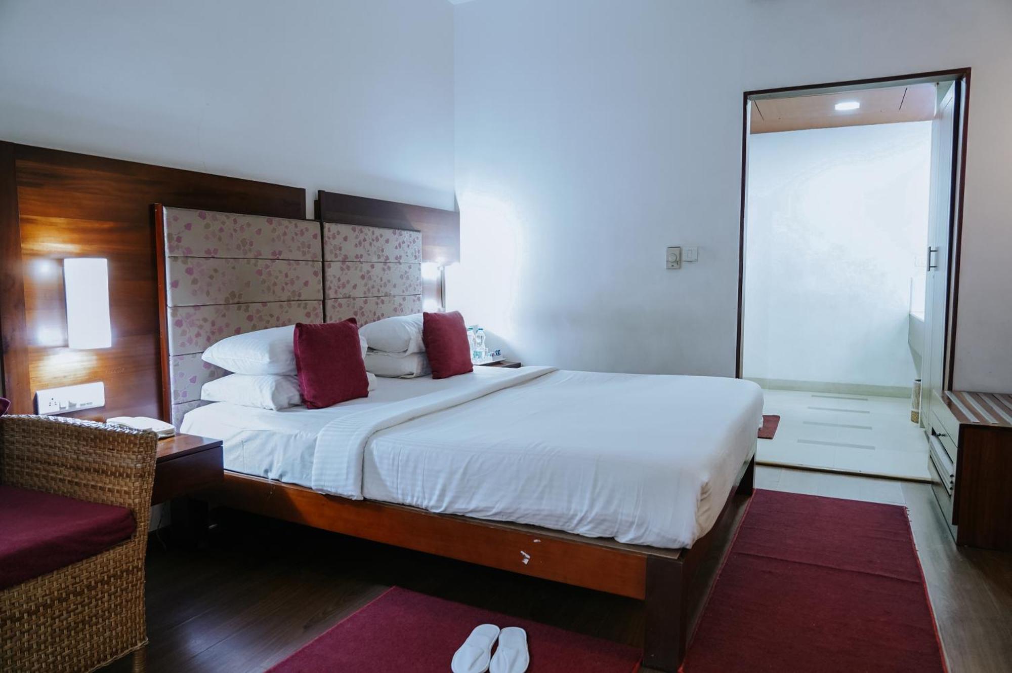 Hotel Devaragam By K P Namboodiri'S Guruvāyūr Εξωτερικό φωτογραφία